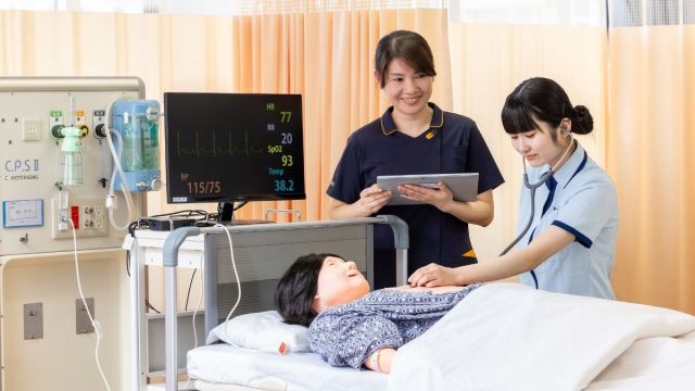 看護科（高卒以上） 一人ひとりに寄り添い 手を差しのべられる心をもった 看護のプロフェッショナルへ