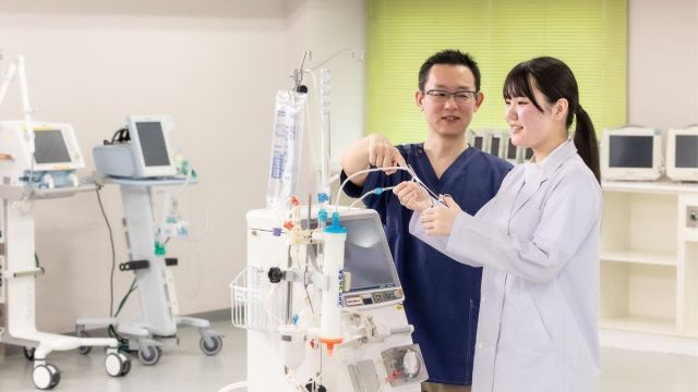 臨床工学科（高卒以上） 医療機器で患者さんを支えるメディカルエンジニアへ