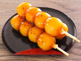 足利製菓専門学校みたらし団子と抹茶ドリンク