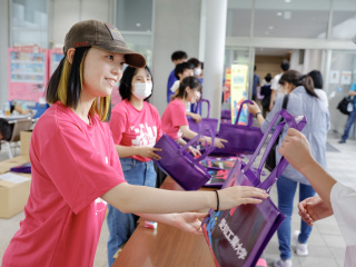 夏のオープンキャンパスの画像