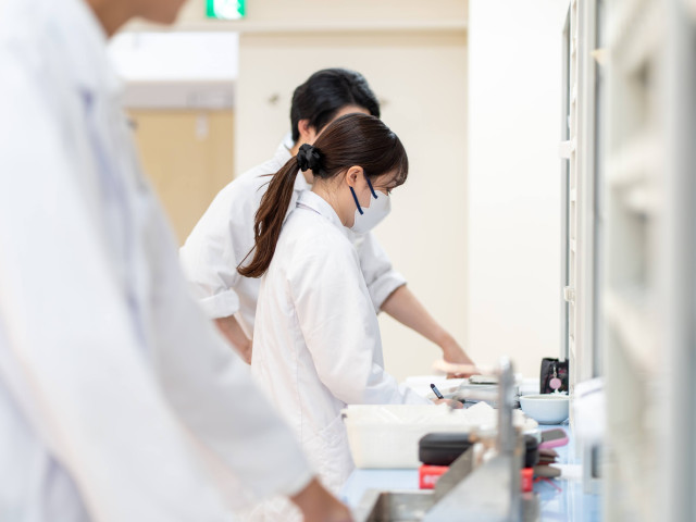 薬学部 薬学科 自身の「個」を尊び、他人の「個」を尊べる、薬学のスペシャリストへ。