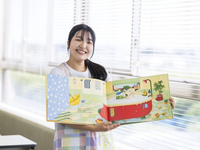 人間学部 子ども発達学科 「小学校教諭／幼稚園教諭／保育士」３つを同時取得可能