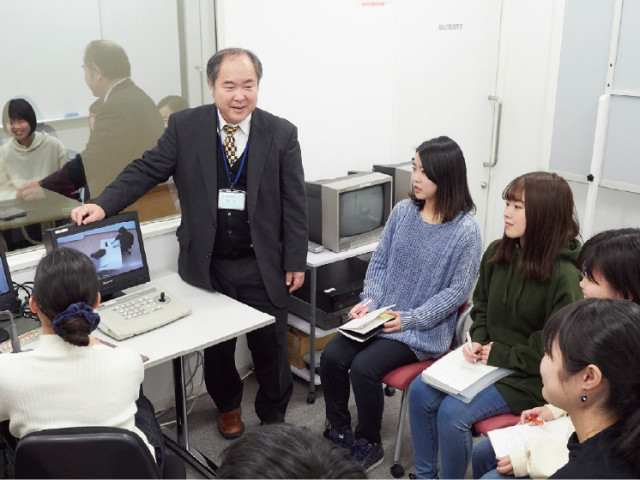 福祉貢献学部 福祉貢献学科 社会福祉専攻 社会福祉の専門知識を身につけ 人の幸せを創造できる人材を育てます