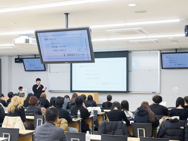 ビジネス学部 ビジネス学科 4つの基盤を軸にビジネスへの理解を深め、現場で活きる力を身につけます