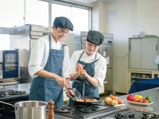 ライフデザイン学科 調理ビジネスコース 「いいね！」の笑顔があふれる食空間