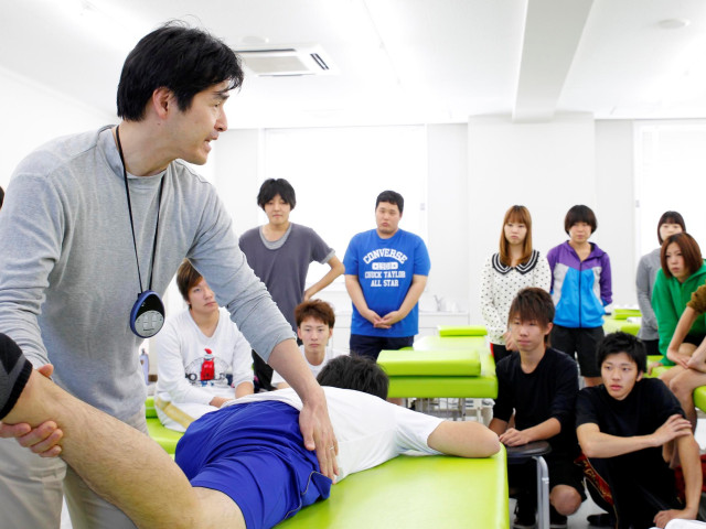 看護リハビリテーション学部 理学療法学科 理学療法士としての基礎をしっかりと固め、広い分野に応用できる臨床力を身につけます