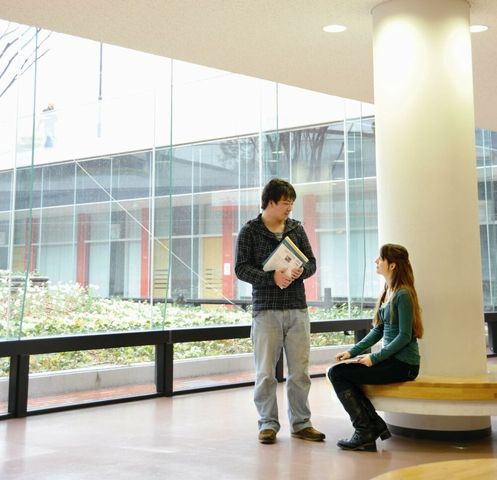 商学部 グローバル社会で活きる実学を 実践学修で学ぶ