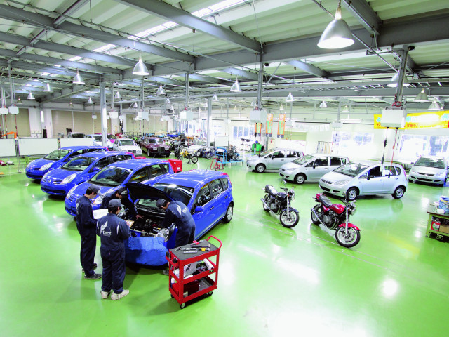 専門学校つくば自動車大学校