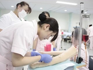 オープンキャンパス（看護学校の授業体験）の画像