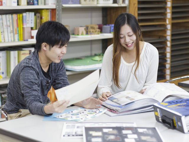 建築学科 インテリアデザインコース インテリアと建築の知識を兼ね備えたデザイナーを目指す。