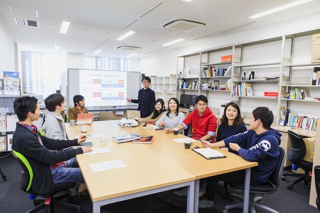 社会理工学部 人間総合理工学科 人間を理工学的にとらえ、幅広い知識と問題解決能力を育成。