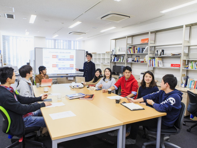 社会理工学部 人間総合理工学科 人間を理工学的にとらえ、幅広い知識と問題解決能力を育成。
