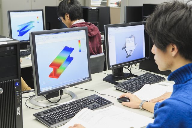 先進理工学部 精密機械工学科 現代文明を支える精密機械技術の最先端知識を学ぶ。
