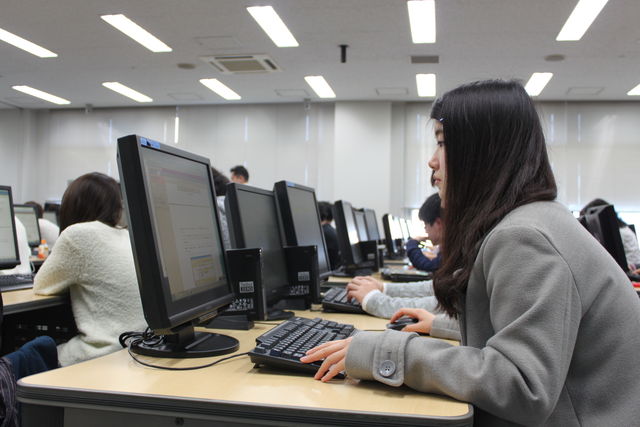 社会理工学部 ビジネスデータサイエンス学科 ビジネス領域を中心としてデータサイエンスを学ぶ。理論と実践を備えたデータサイエンティストを養成。