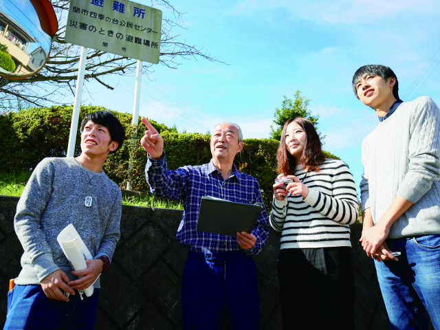 人間福祉学部 人間福祉学科 地域貢献コース 福祉の視点を、公務員や企業で活かし、地域の発展に貢献する人材をめざす