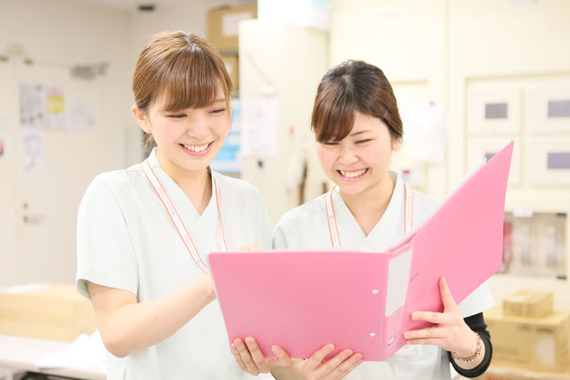 医療秘書科 看護クラークコース 入院病棟での患者さまの対応ができる即戦力をめざす。