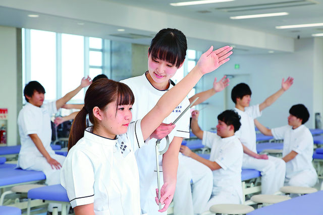 健康科学部 理学療法学科 保健・医療・福祉に加え、地域やスポーツを支える理学療法士に。