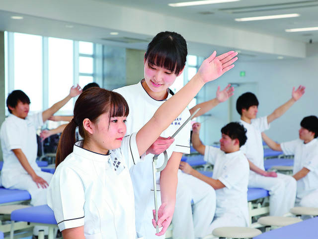 健康科学部 理学療法学科 保健・医療・福祉に加え、地域やスポーツを支える理学療法士に。