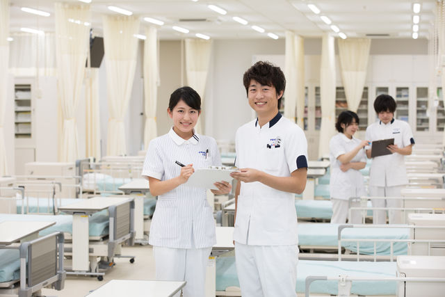看護リハビリテーション学部 看護学科 「チーム医療」において、自らの役割を理解し活躍する看護師・保健師をめざします