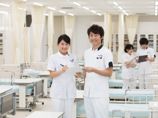 看護リハビリテーション学部 看護学科 「チーム医療」において、自らの役割を理解し活躍する看護師・保健師をめざします