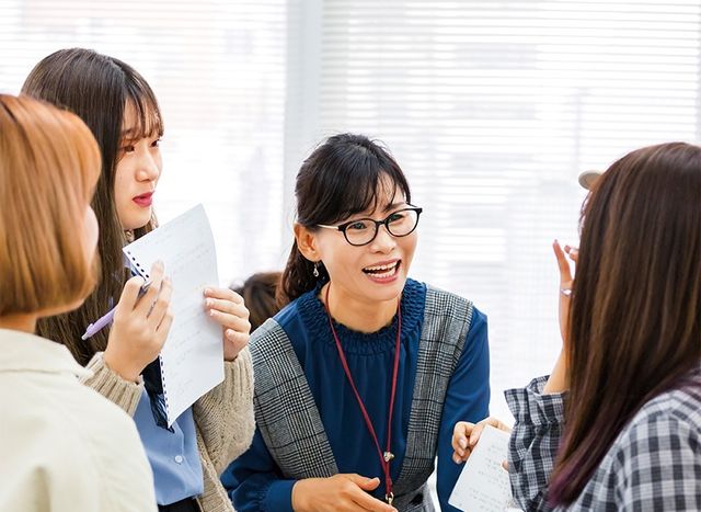 インターナショナルコミュニケーション科 韓国語コース 韓国語とその背景にある文化を英語とともに学び、日本と韓国の架け橋となる人材を育てます。