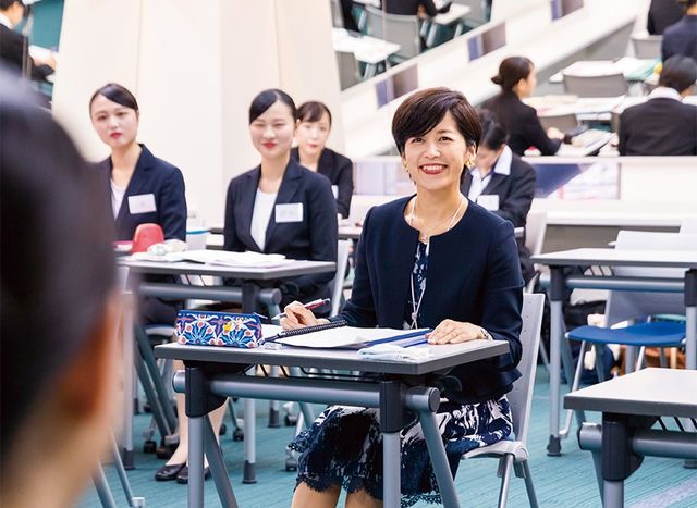 ビジネスコミュニケーション科 エアラインコース 英語によるコミュニケーション能力と人間性を高め、航空業界を目指します。