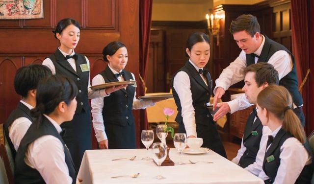 ビジネスコミュニケーション科 ホテルコース 確かな英語力と主体性、コミュニケーション力を持ち、国内外のホテルで活躍できるホテルスタッフを育成します。