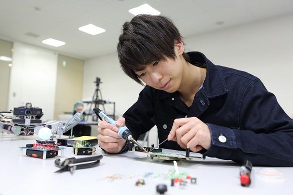 情報工学科（洛北校設置） 組込みシステム開発のエキスパートになる！
