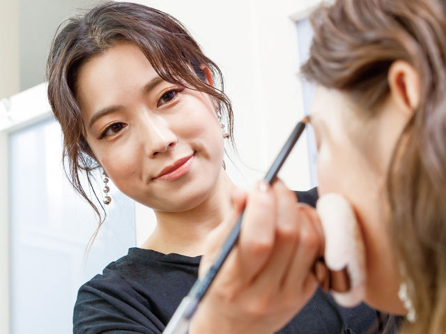 ヘアメイク科 美容師国家資格を取得し、映画・テレビ・CM・舞台・雑誌で活躍するヘアメイクアップアーティストを目指す！