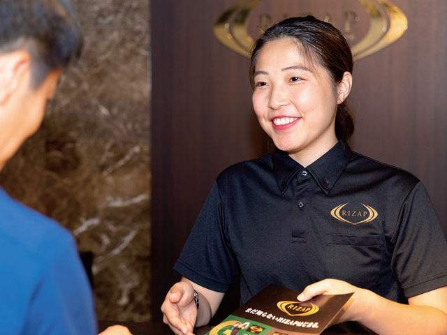 スポーツトレーナー科 栄養トレーナーコース 運動と食事の深い関わりを学び、アスリートから一般の方まで広くサポートができるトレーナーを目指す。