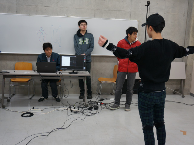 技能工芸学部 情報メカトロニクス学科 AI・情報システムコース AI、IoT、データサイエンスを活用 ～ AI時代の新しいものづくりを実現できる技術者をめざして～