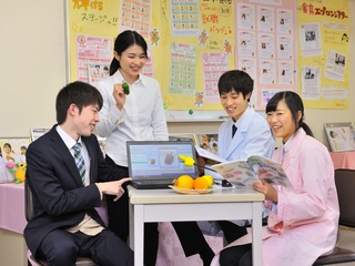 ChatGPTを使って、給食づくり体験【栄養士科】の画像