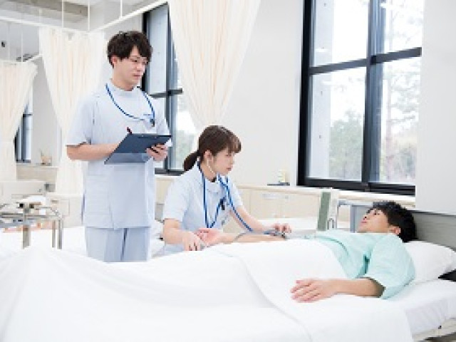 保健医療学部 看護師に加えて保健師もしくは助産師のダブル合格をめざす関西国際大学メソッド