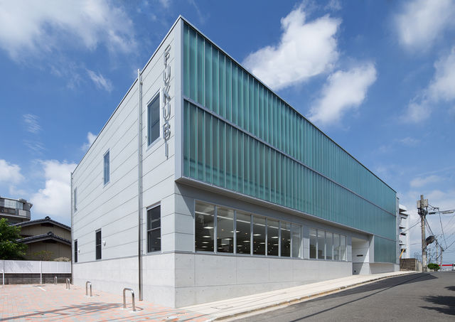 福岡美容専門学校 北九州校