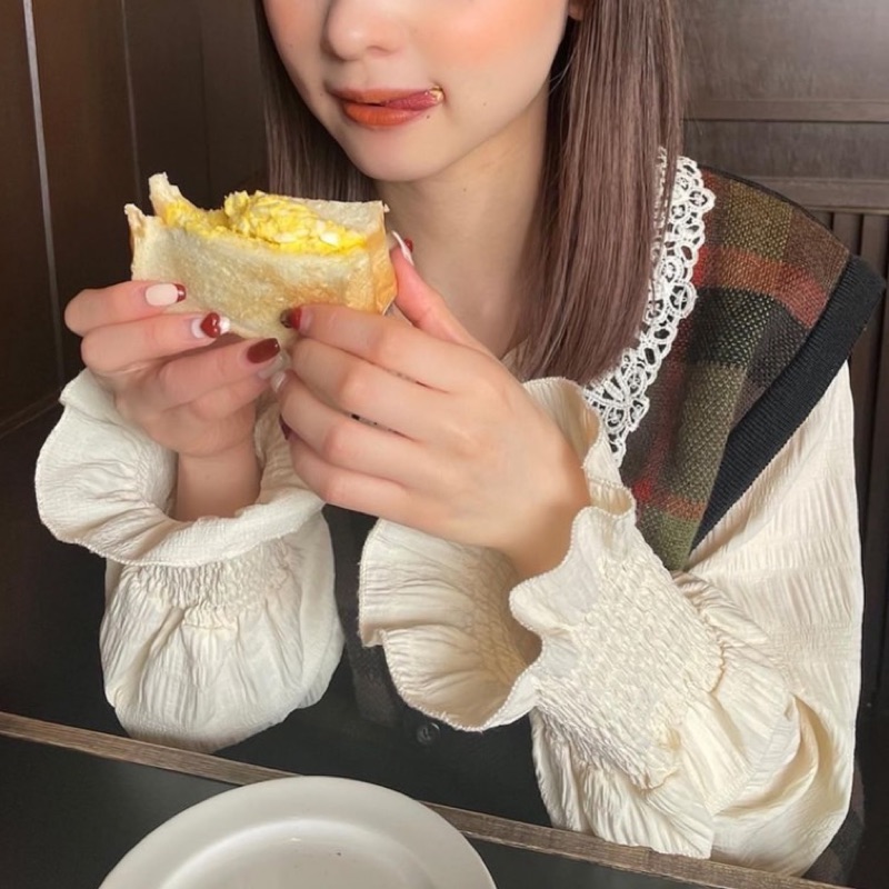 す