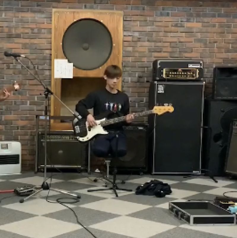 新井慎也