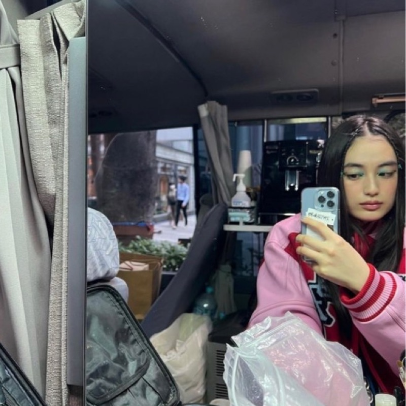 ︎︎︎︎︎☺︎