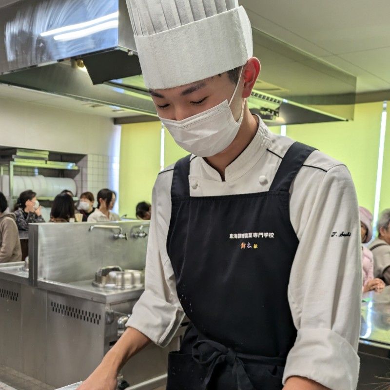 鈴木彩