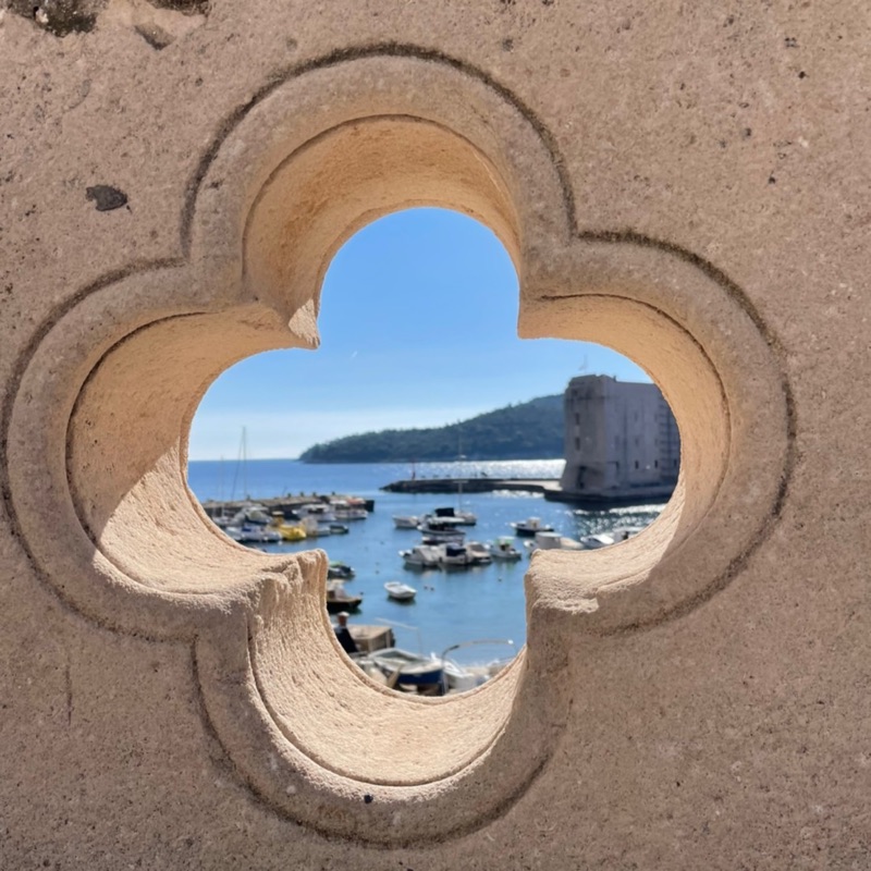 E