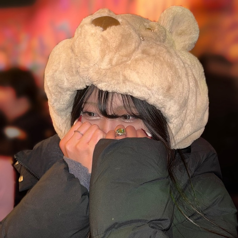 おにぎりネイルの女