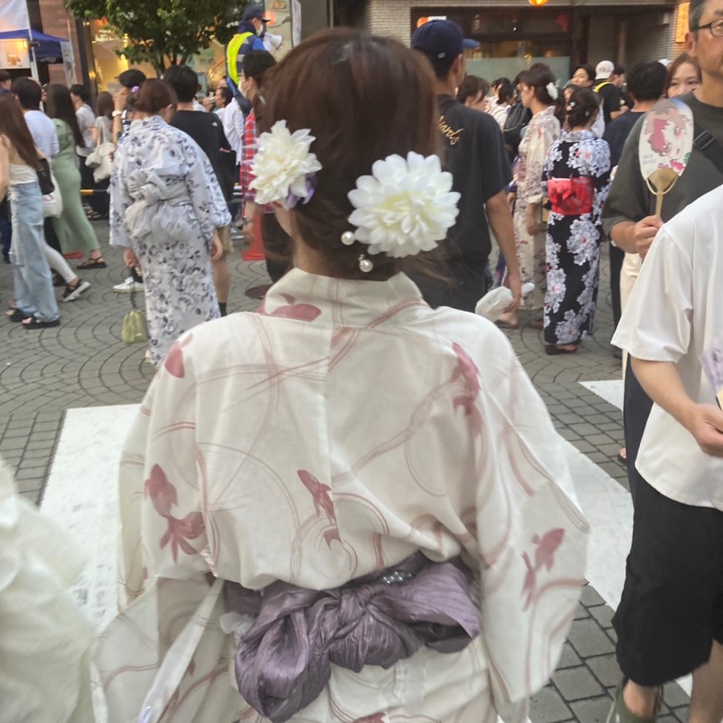 み