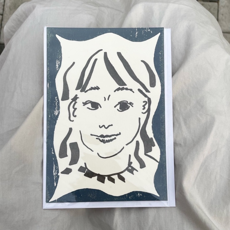 東　涼香