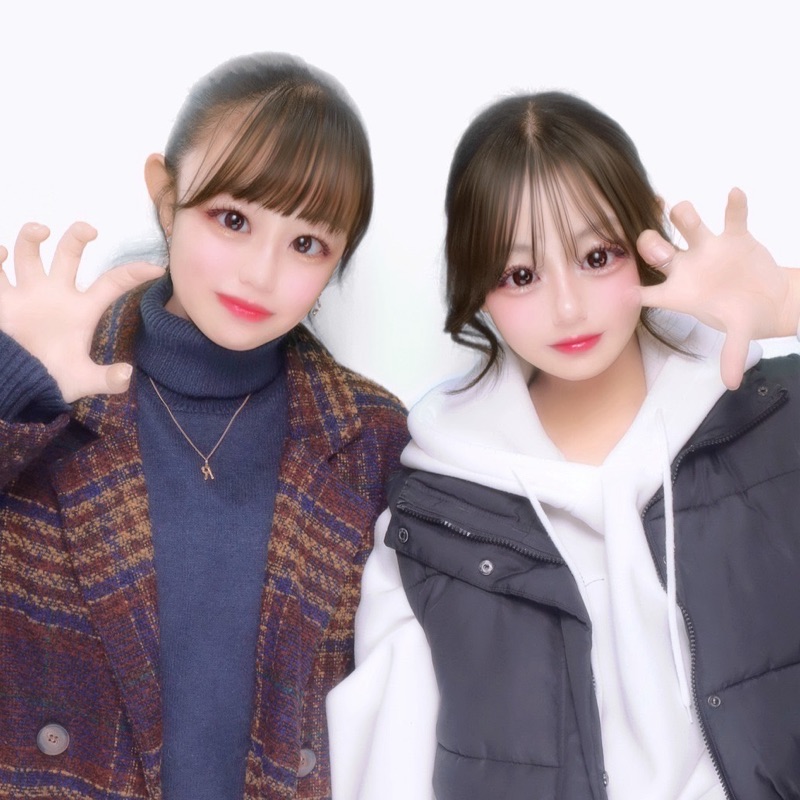 仲里　友恵