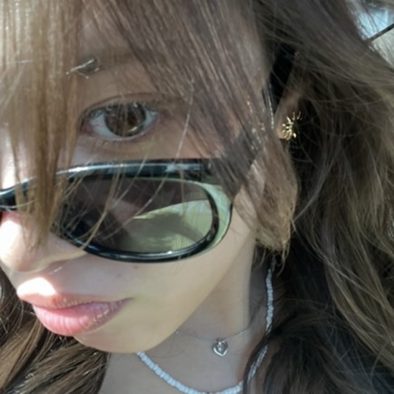 鈴木エミリー