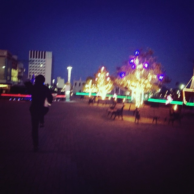 せきじあゆむ