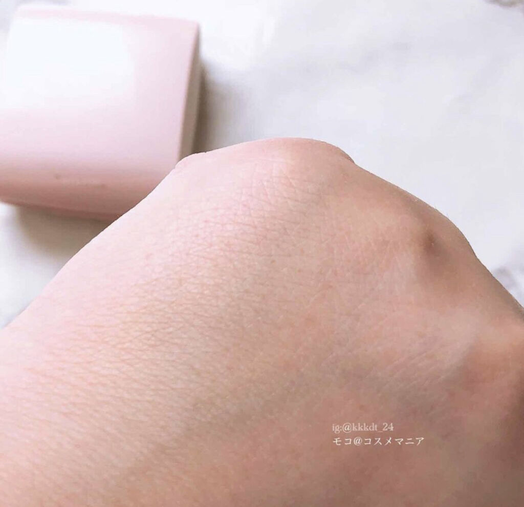 「パウダーファンデーションの上手な塗り方【2020年最新】おすすめファンデカタログも!《スポンジ〜ブラシ》」の画像(#119808)
