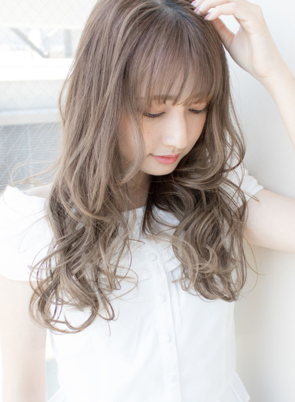 「【保存版】透明感メイクのコツをパーツごとに徹底解説!イエベ・ブルベ別の詳細とおすすめアイテムも♡」の画像(#155542)