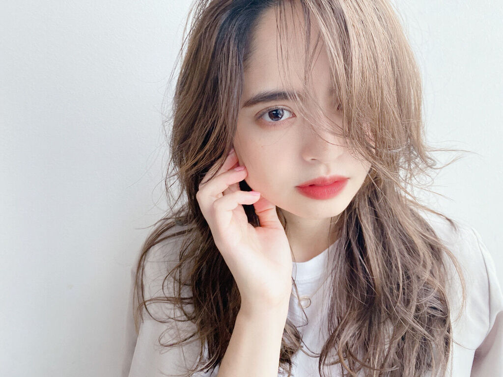 スモーキーメイク徹底解説 一重や奥二重でも憧れのハーフ顔に おすすめコスメも紹介 Lips