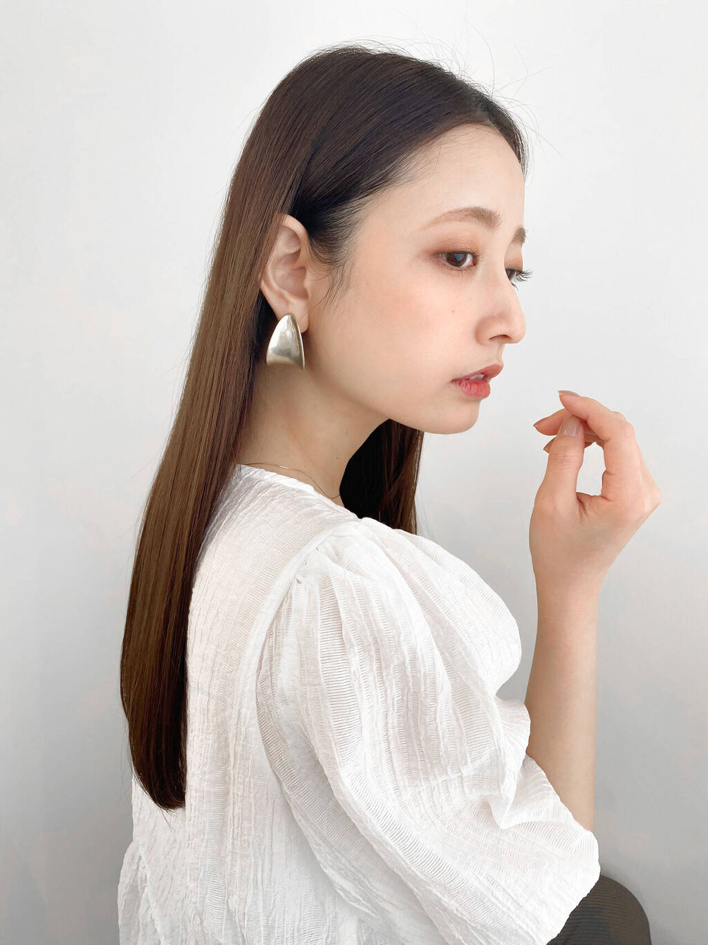 鼻筋がないならメイクで作る 美人鼻に見えるメイクテク マッサージとおすすめコスメ12選 Lips