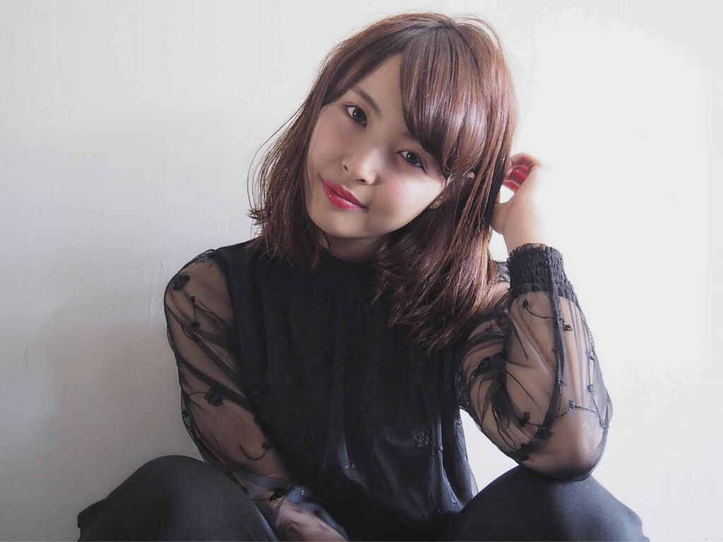 前髪の分け目 で印象が決まる どっちの位置がいい 比率は 決め方 作り方 なくす方法を解説 Lips 前髪の分け目 で印象が決まる どっちの位置がいい 比率は 決め方 作り方 なくす方法を解説 Lips